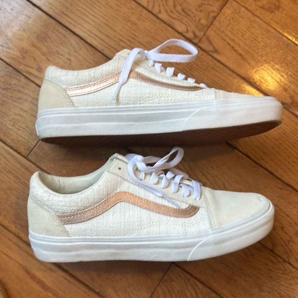Vans Women's Old Skool Cream Sneaker with Rose Gold Stripe